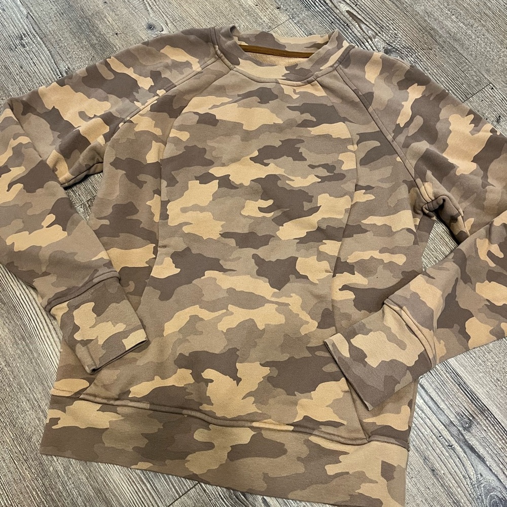 Lululemon Athletica Brown and Tan Crewneck Camouflage Top